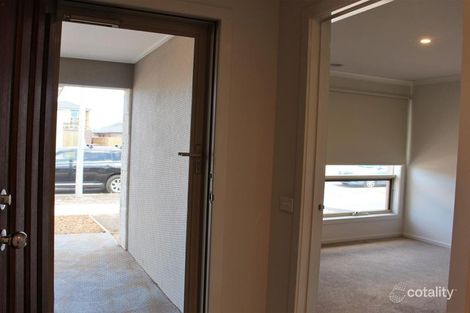 Property photo of 11 Aspera Drive Werribee VIC 3030