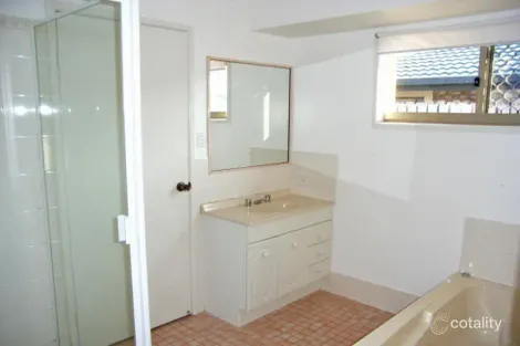 Property photo of 3 Kareela Court Kippa-Ring QLD 4021