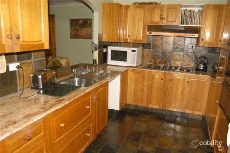Property photo of 6 Gilwell Close Fennell Bay NSW 2283