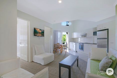 Property photo of 343/85 Deakin Street Kangaroo Point QLD 4169