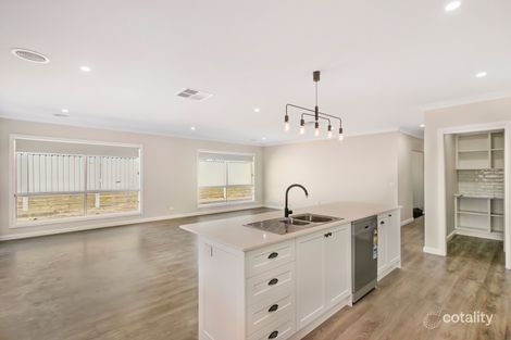 Property photo of 52 Coppabella Drive Gobbagombalin NSW 2650