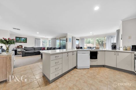 Property photo of 11 Norma Close Narre Warren South VIC 3805