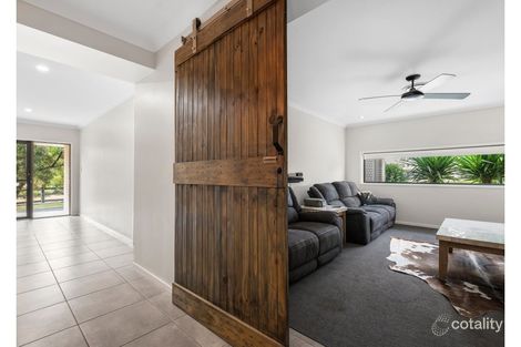 Property photo of 1 Horton Place Regency Downs QLD 4341