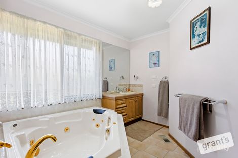 Property photo of 21 Blackwood Drive Narre Warren VIC 3805