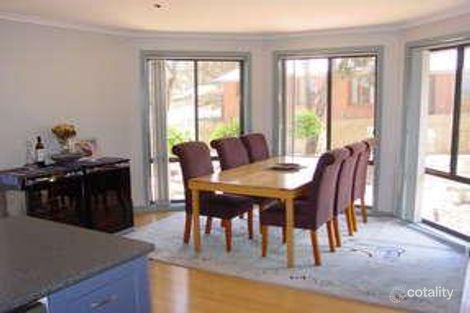 Property photo of 11 Euroka Place Jerrabomberra NSW 2619