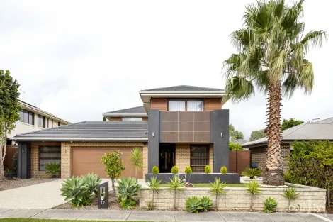 Property photo of 12 Holsteiner Terrace Clyde North VIC 3978