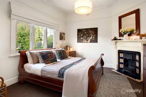 Property photo of 2 Fairbank Road Bentleigh VIC 3204