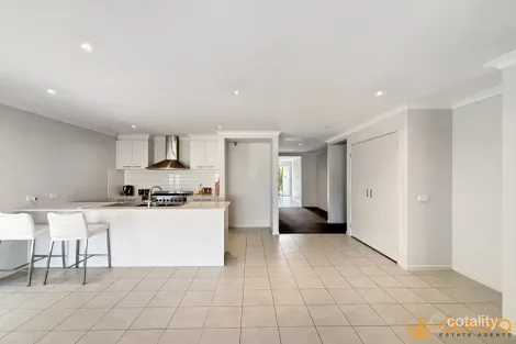 Property photo of 34 Littleshore Crescent Clyde North VIC 3978