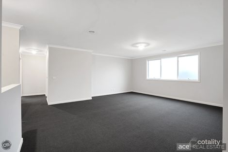 Property photo of 104 Treeve Parkway Werribee VIC 3030