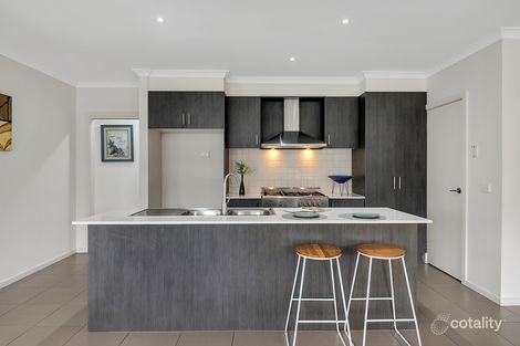 Property photo of 16 Periwinkle Circuit Craigieburn VIC 3064