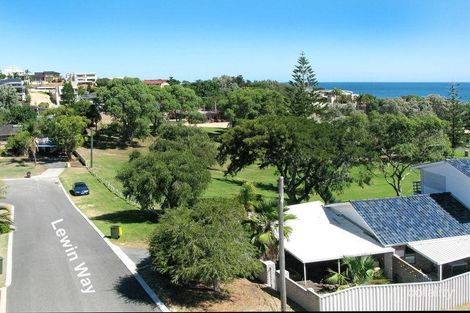 Property photo of 27 Lewin Way Scarborough WA 6019