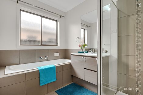 Property photo of 16 Periwinkle Circuit Craigieburn VIC 3064