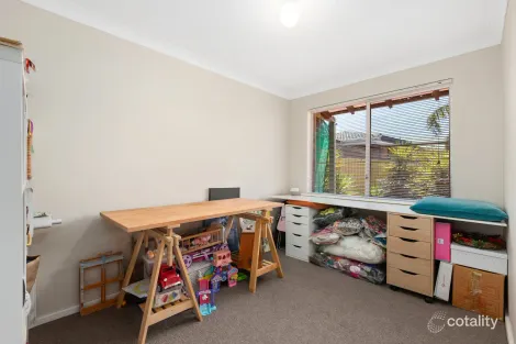 Property photo of 4 Farrington Street Warnbro WA 6169