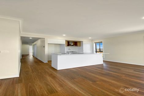 76 Viola Dr, Rockbank, VIC 3335