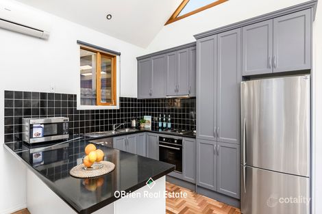 Property photo of 10 Black Knight Street Mordialloc VIC 3195