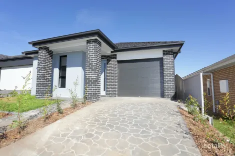 Property photo of 31 Battam Road Gregory Hills NSW 2557