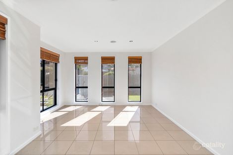 Property photo of 9 Dora Street Jerrabomberra NSW 2619