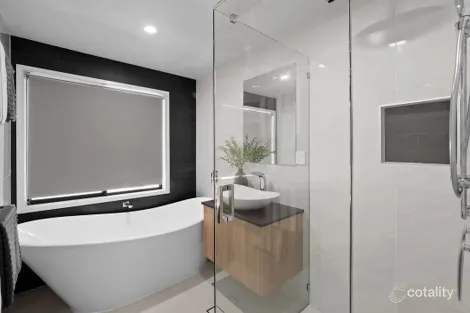 Property photo of 1 Eucumbene Drive Petrie QLD 4502