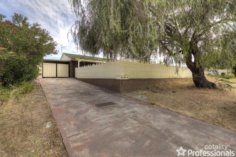 Property photo of 2 Allamanda Way Forrestfield WA 6058