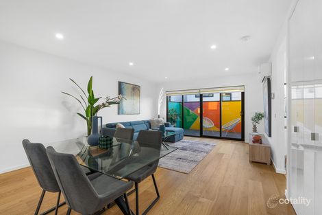 Property photo of 2/1 Banool Quadrant Doncaster East VIC 3109