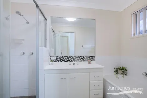 Property photo of 39A Leichhardt Avenue Rothwell QLD 4022