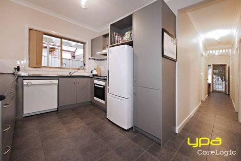 Property photo of 18 Dunstall Gardens Caroline Springs VIC 3023