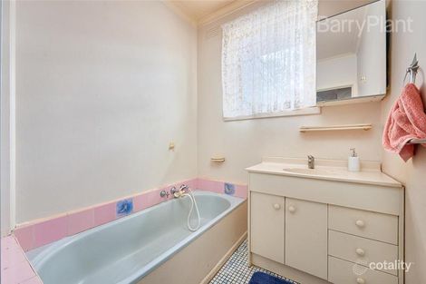 Property photo of 1/2 Marlene Court Springvale VIC 3171