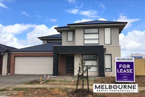 14 Langshan Rd, Clyde North, VIC 3978