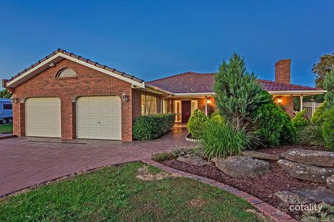 21 Kialoa Ct, Taylors Lakes, VIC 3038