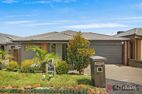 Property photo of 13 Duloe Rise Cobblebank VIC 3338