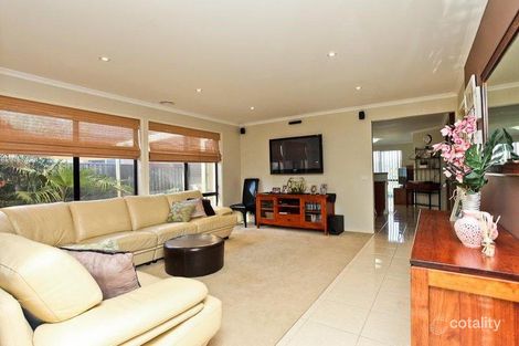 Property photo of 14 Peppermint Crescent Manor Lakes VIC 3024