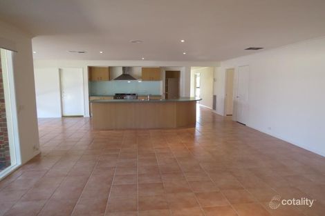 Property photo of 12 Holmwood Crescent Doreen VIC 3754