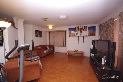 Property photo of 11 Wintersweet Ramble Mirrabooka WA 6061