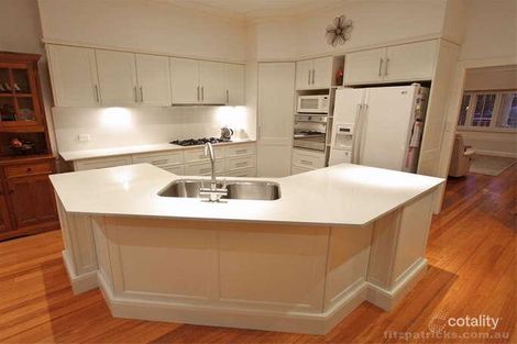 Property photo of 17 Wooden Street Turvey Park NSW 2650