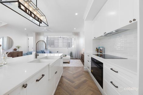 14 Victor Ave, Paradise Point, QLD 4216