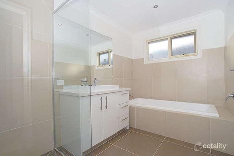 Property photo of 9 Emmaline Crescent Keysborough VIC 3173