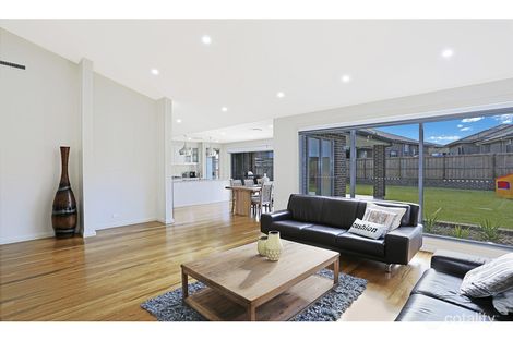Property photo of 8 Jarvisfield Place Macquarie Links NSW 2565