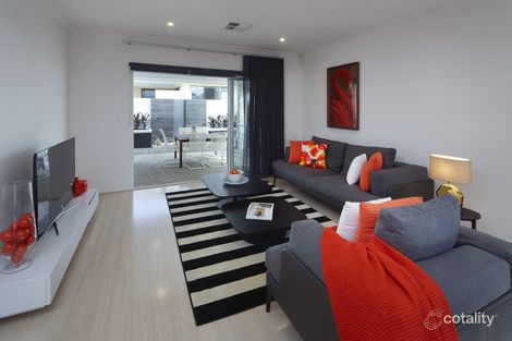 Property photo of 2 Gradient Way Beldon WA 6027