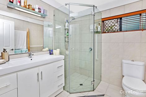 29 Maple St, Holloways Beach, QLD 4878