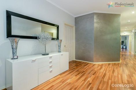 Property photo of 8 Cranwell Square Caroline Springs VIC 3023