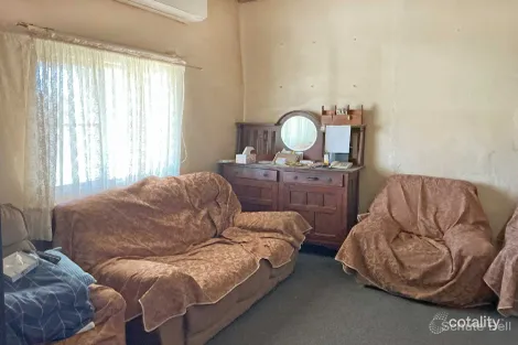 Property photo of 12 Sixth Avenue Narromine NSW 2821