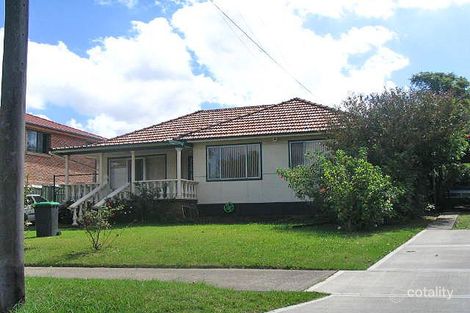 14 Lawford St, Greenacre, NSW 2190