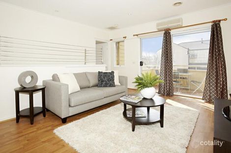 Property photo of 31 Watkins Way Kensington VIC 3031