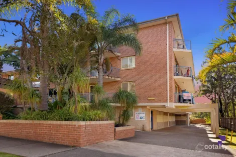 Property photo of 3/5-9 Marlene Crescent Greenacre NSW 2190