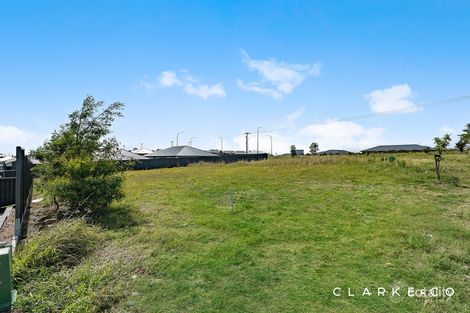 Property photo of 7 Loane Circuit Farley NSW 2320
