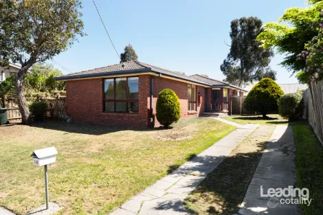 18 Simpson Ave, Sunbury, VIC 3429