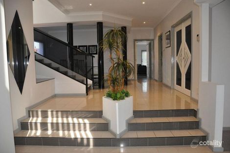 Property photo of 7 Roe Way Mill Park VIC 3082