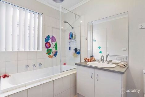 Property photo of 5 Tyndall Street Cranbourne East VIC 3977