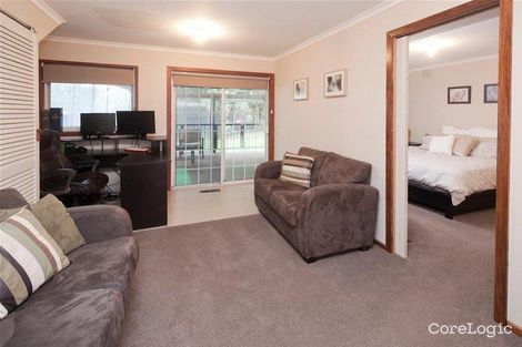 Property photo of 44 Meadow Wood Walk Narre Warren VIC 3805