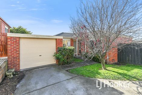 Property photo of 4/3 Hale Place Pakenham VIC 3810